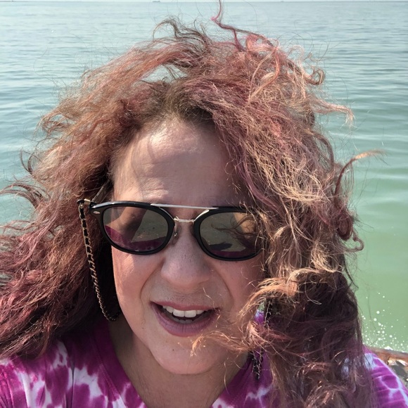 Meet your Posher, Myrna - Picture 2 of 16